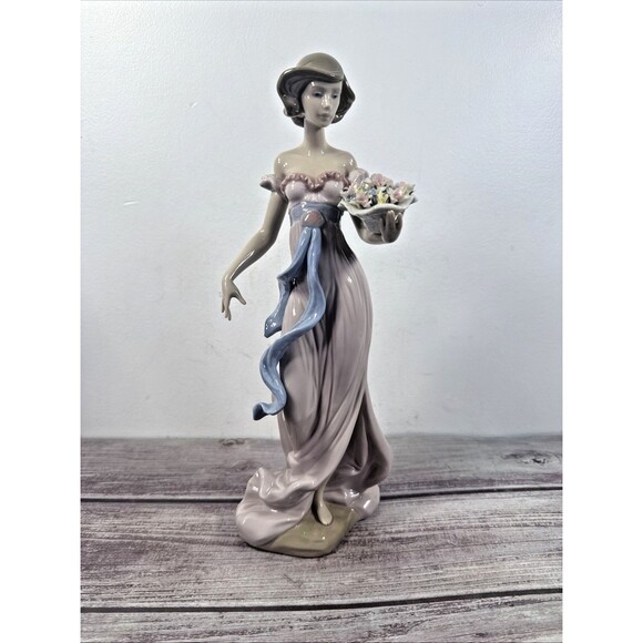 Lladro Other - Lladro Spring Flirtation  6365 Pristine Condition